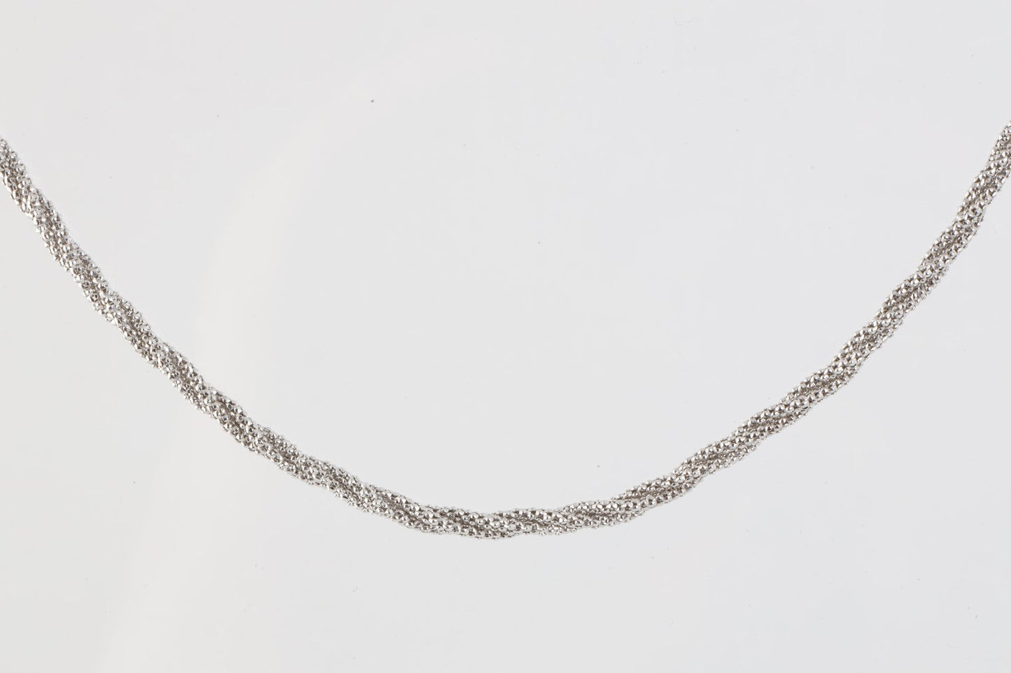 17" 14k White Gold Twisted Chain Necklace (12.79g.)